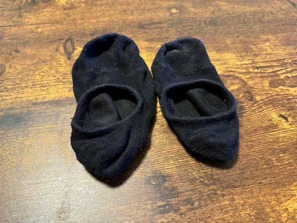 「逆だと思ってた」「驚きを隠せない」　靴下はどっちを上にして干すのが正解？