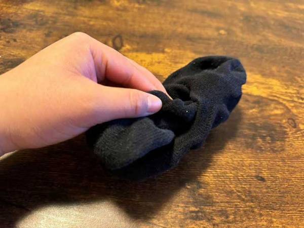 「逆だと思ってた」「驚きを隠せない」　靴下はどっちを上にして干すのが正解？