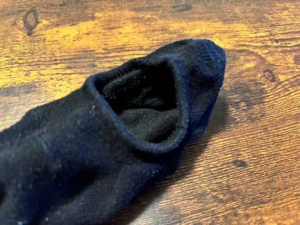 「逆だと思ってた」「驚きを隠せない」　靴下はどっちを上にして干すのが正解？
