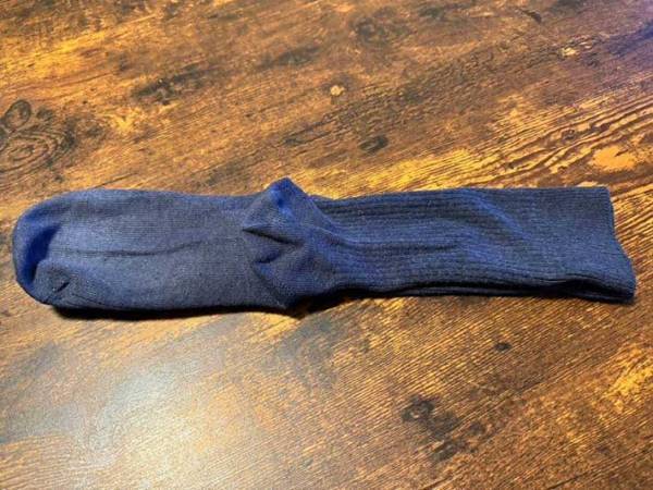 「逆だと思ってた」「驚きを隠せない」　靴下はどっちを上にして干すのが正解？