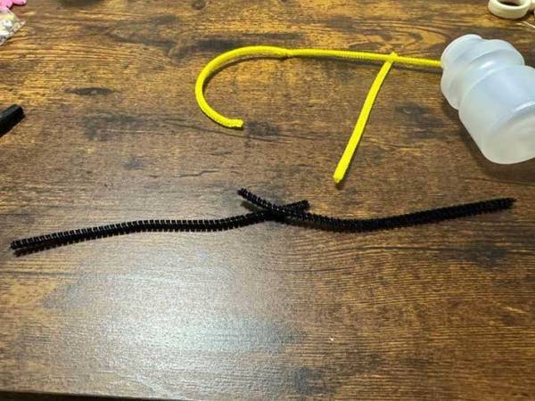 飲んだヤクルトの容器、捨ててる？　簡単なリメイク方法にテンションが上がる