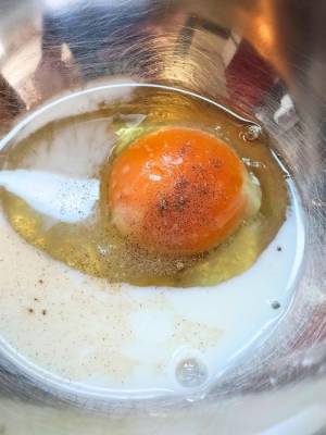 ホテルのような『スクランブルエッグ』を作るには？　ボウルを活用したアイディアに「その手があったか！」