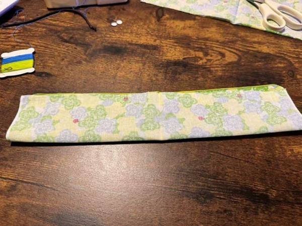 「タンスに眠ってた」「マジで使わない」　薄手のハンカチの思わぬ活用法