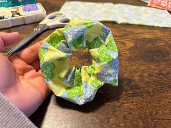 「タンスに眠ってた」「マジで使わない」　薄手のハンカチの思わぬ活用法