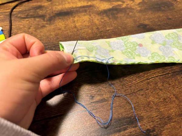 「タンスに眠ってた」「マジで使わない」　薄手のハンカチの思わぬ活用法