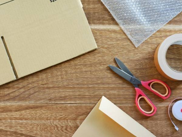 ヤマト運輸が教える！　大切な図面やポスターの梱包方法に「やってみる」