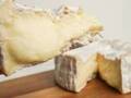 切れてないタイプのカマンベールチーズをスパッと切る裏技　身近なアレを使用した方法に「やってみたくなる！」