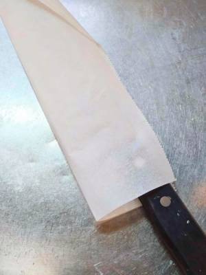 切れてないタイプのカマンベールチーズをスパッと切る裏技　身近なアレを使用した方法に「やってみたくなる！」