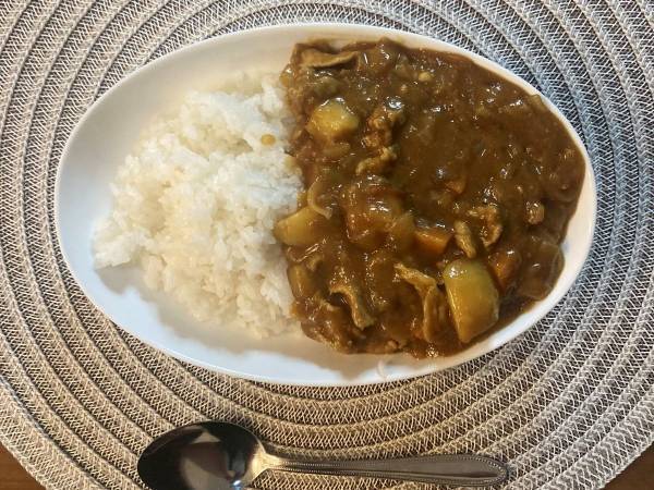 作ったカレーが辛すぎた　どうする？　エスビー食品の発想に「いいこと聞いた」「それを入れれば！」