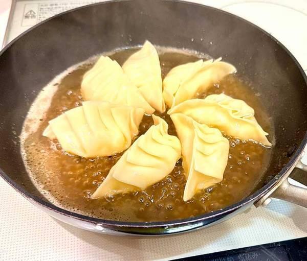 リンゴを餃子の皮で包んだら「なにこのモチウマ…」　JA全農の投稿に反響！