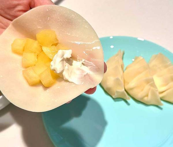 リンゴを餃子の皮で包んだら「なにこのモチウマ…」　JA全農の投稿に反響！