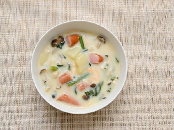 ジャガイモ・ニンジン・タマネギ入りシチューはもう卒業！　ハウス食品が教えるおすすめ具材とは？