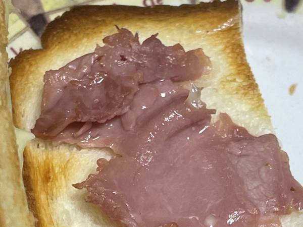 朝食にトーストを焼いたら大失敗！　写真に「泣いた」「うちも爆誕させた」