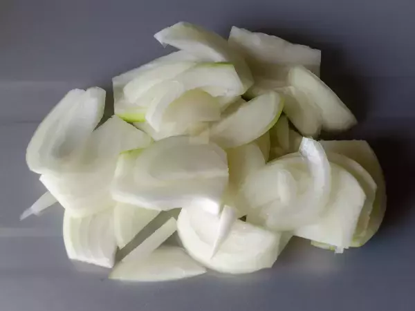 加熱して使うならやってみて！　タマネギを冷凍保存するメリットに「なるほど」「勉強になる」