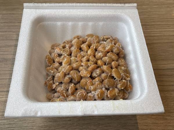 洗剤は使わない！？　タカノフーズが回答　食器についた納豆のネバネバを落とす方法