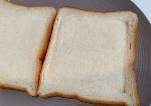 サンドイッチの中身がこぼれる…　解決する１００均グッズに、５歳児も大喜び