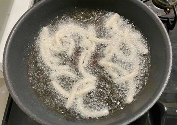 余ったうどん、どうしてる？　意外な活用法に「これはやみつき」「子供が大喜び」