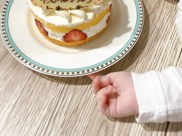 夫がケーキを買ってきた理由　書かれた一言に「泣けてくる」「最高の夫」