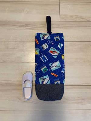 上履き袋を夜なべして作ったら？　完成した物に「ごめん笑った」「愛の大きさを感じる」