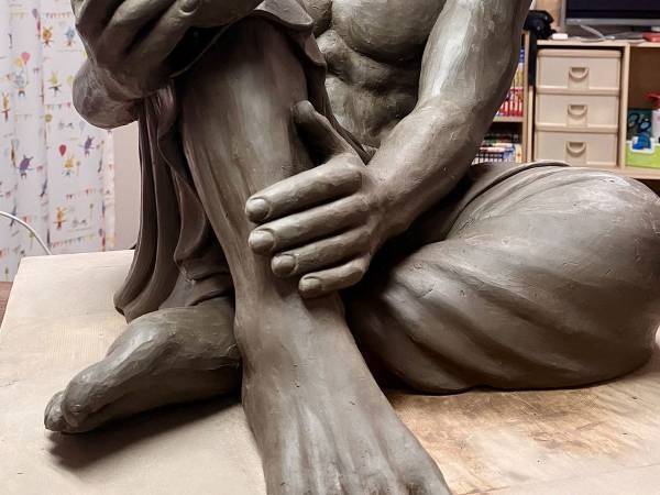 東京藝術大学の卒業生が制作した像がこちら！「なんで？」「笑ったわ」