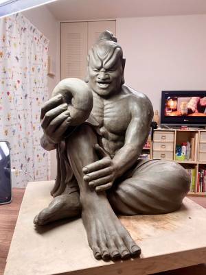 東京藝術大学の卒業生が制作した像がこちら！「なんで？」「笑ったわ」