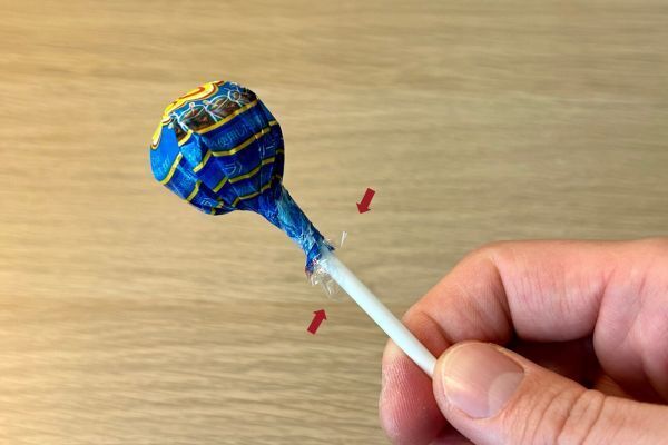 チュッパチャップス、開け方に正解は？　販売代理店の回答に「初めて知った」「確かに簡単」