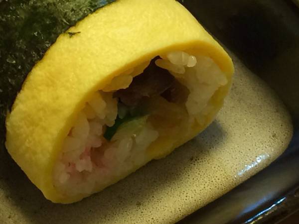 恵方巻きが『あのキャラクター』に見えるぞ？　写真に「マジだ」「加工されたか」