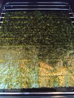 湿気った手巻き海苔がパリパリに復活！　たった２ステップの方法に「コレは手軽」「困ってた」