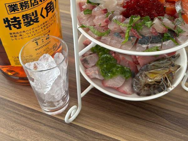 イギリス式のお茶会を『酒飲み』が真似したら？　投稿に２３万人がいいね！