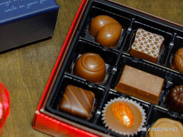 チョコレートをたくさん食べると鼻血が出る？　専門家の見解に「気を付けたい」