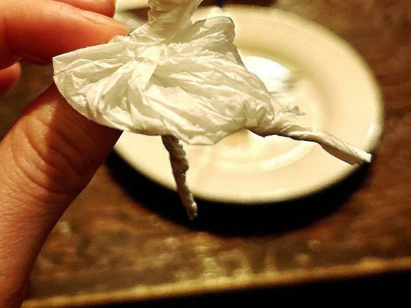 紙ナプキンが『あるもの』に変身！　「酒の席で盛り上がる」「なんか懐かしい」