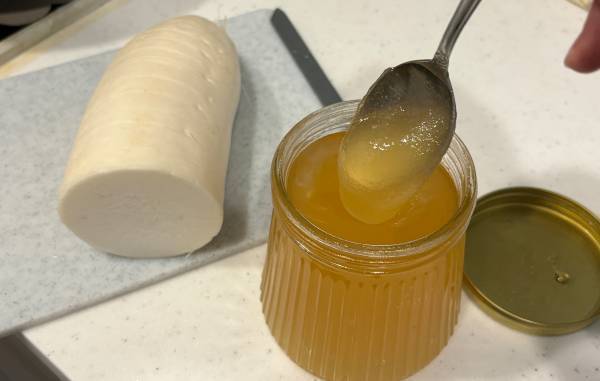 ハチミツとアレだけで作れる！　ノドのイガイガを緩和するレシピを紹介