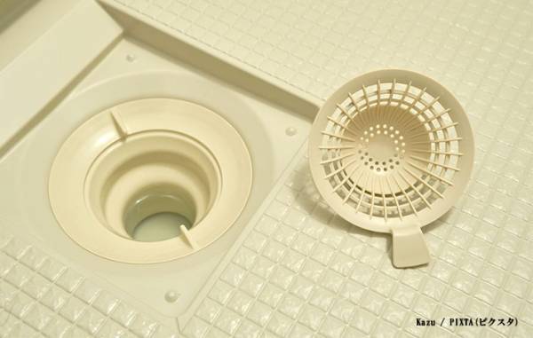 お風呂場の排水溝、いつも水がたまっている理由に「知らなかった！」