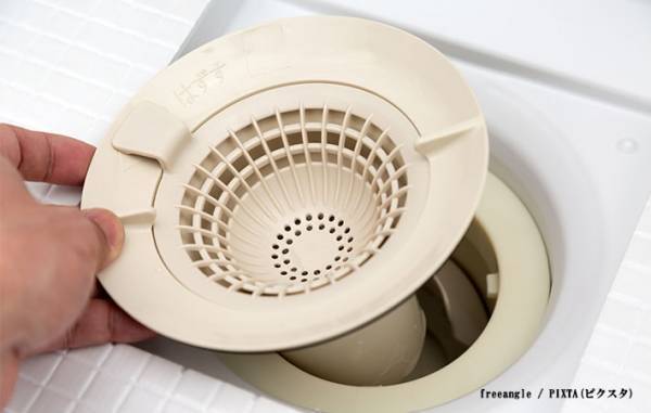 お風呂場の排水溝、いつも水がたまっている理由に「知らなかった！」