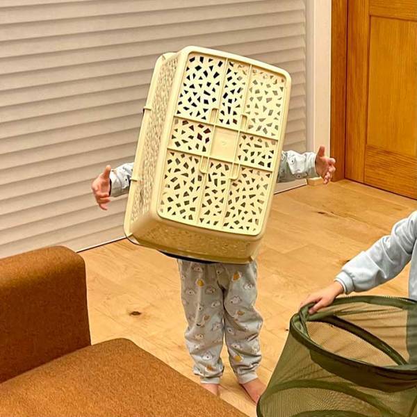 ５歳と３歳の『かくれんぼ』が平和すぎる　写真に１１万人が『いいね！』