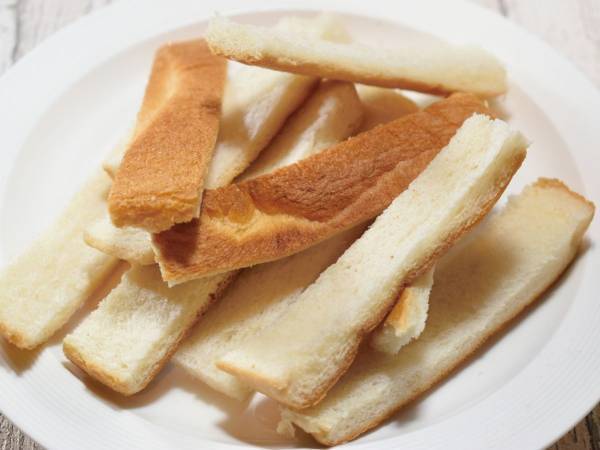余ったパンの耳　ローソン発の思いがけない活用法に「おいしそう！」「簡単だわ」