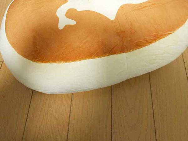 「可愛すぎる」　ぬいぐるみに降り立った文鳥　しかしそこは…！