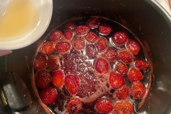 「コレは簡単」「週末作ります」　誰でもできるイチゴジャムの作り方