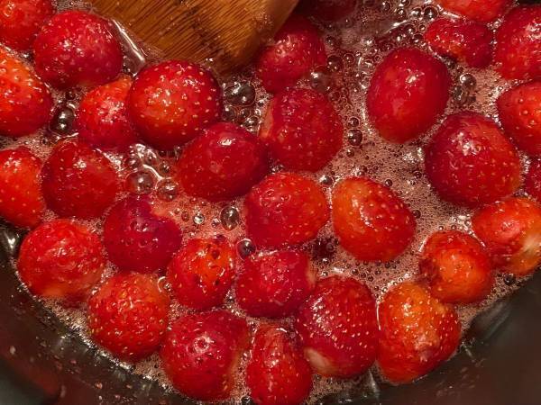 「コレは簡単」「週末作ります」　誰でもできるイチゴジャムの作り方