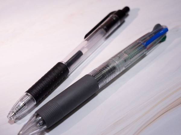 インクの出ないボールペン　振れば復活する？　ぺんてる公式HPの情報に「初めて知りました…」