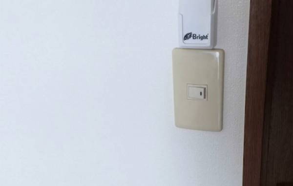 ダイソーで買った『ほこり取り』　服を手入れするのではなく…？