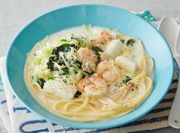 包丁は使わない！　市販の千切りキャベツを使って簡単主食が完成？