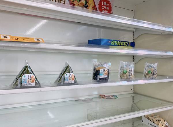 コンビニの『おにぎり売り場』がツッコミ不可避　「爆笑した」「天才のセンス」