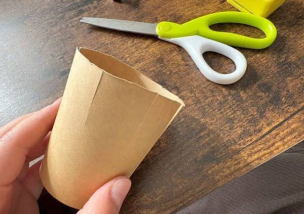 紙コップ、飲み物を注ぐだけ？　思わぬ使い道に「これはワクワクしそう」