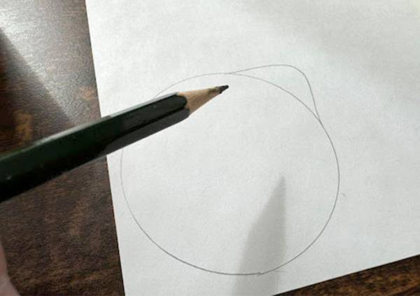 紙コップ、飲み物を注ぐだけ？　思わぬ使い道に「これはワクワクしそう」