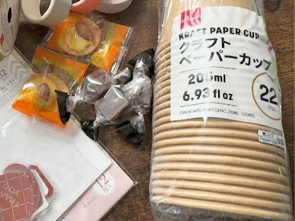 紙コップ、飲み物を注ぐだけ？　思わぬ使い道に「これはワクワクしそう」