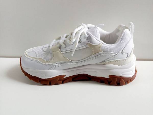 スニーカーの白さを保つには？　ナイキが教える方法に「なるほど！」「気を付けます」