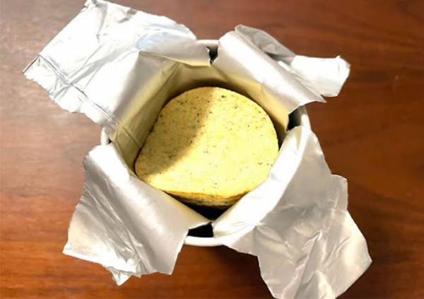 チップスターが取り出しにくい…　手を突っ込まない食べ方に「革命だー！」