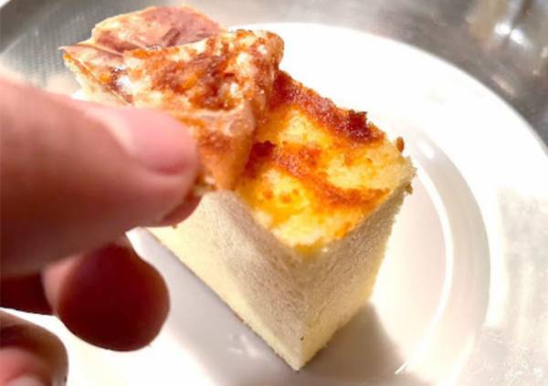 温まったカップの底　カステラに当てると…？　「おぉ～」「もうガッカリしない」