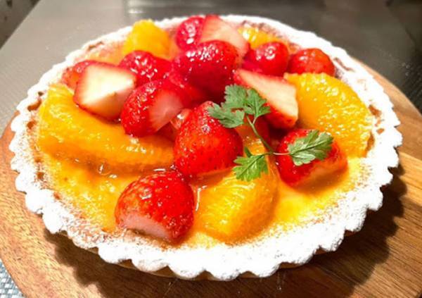 「マジで崩れない」「包丁いらず」　失敗しないホールケーキの切り方